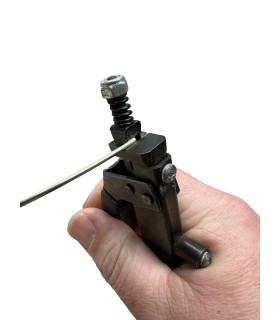 Fret tang nipper voor gebonden fretboards - Close-up